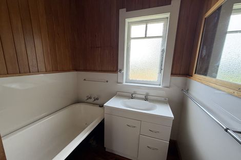 Photo of property in 141 Tawa Road, Kumeu, 0891