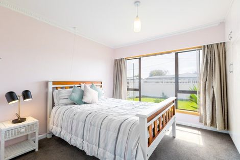 Photo of property in 18 Voss Street, Shirley, Christchurch, 8013