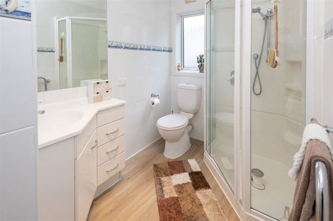 Photo of property in 172 Mellons Bay Road, Mellons Bay, Auckland, 2014