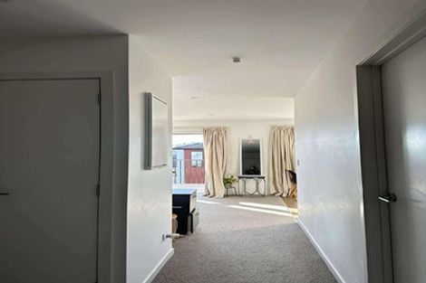 Photo of property in 8/38 Jane Maree Road, Kumeu, 0810