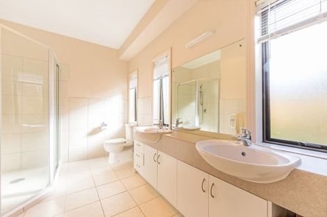 Photo of property in 46 Parkwood Crescent, Gulf Harbour, Whangaparaoa, 0930