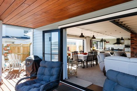 Photo of property in 5 Colombo Street, Hokowhitu, Palmerston North, 4410