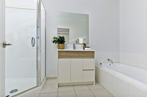 Photo of property in 17/40 Scarlet Oak Drive, Schnapper Rock, Auckland, 0632