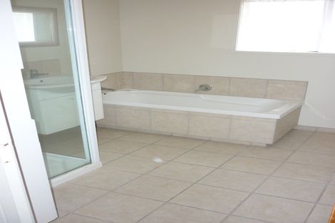 Photo of property in 17 Palomino Drive, Henderson, Auckland, 0612