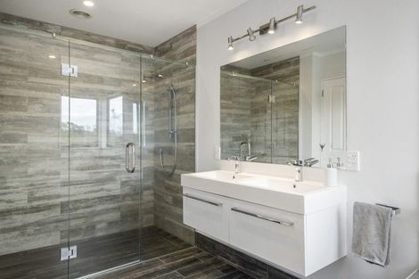 Photo of property in 44 Ravenstone Place, Chatswood, Auckland, 0626