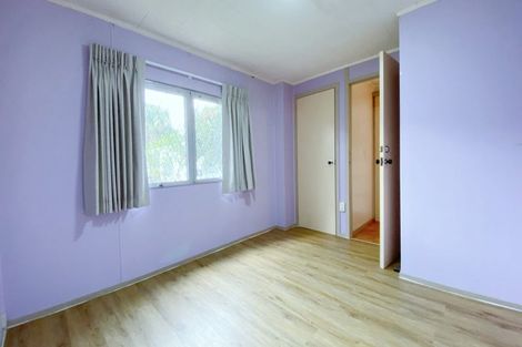 Photo of property in 4 Alma Street, Te Atatu South, Auckland, 0610