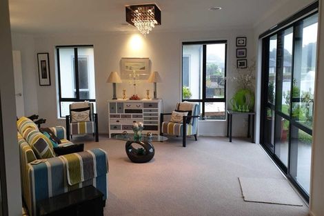 Photo of property in 61 Links Drive, Waiwhakaiho, New Plymouth, 4312