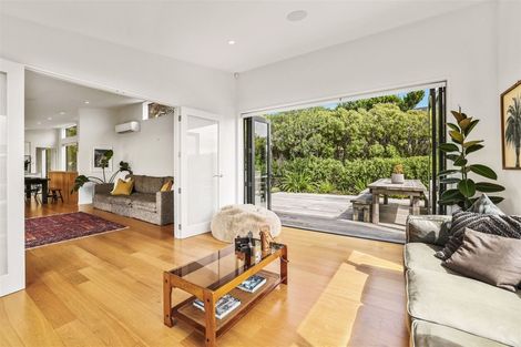 Photo of property in 110 Mount Pleasant Road, Mount Pleasant, Christchurch, 8081