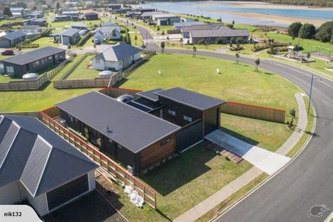 Photo of property in 31 Longreach Drive, Cooks Beach, Whitianga, 3591