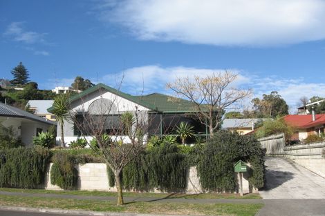 Photo of property in 3 Amner Place, Bluff Hill, Napier, 4110