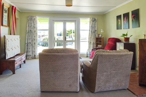 Photo of property in 15 Rangitane Street, Himatangi Beach, Foxton, 4891
