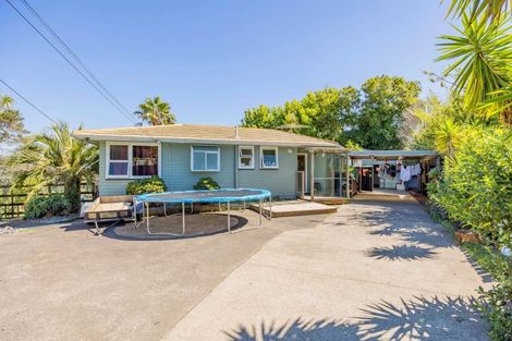 Photo of property in 438 Don Buck Road, Massey, Auckland, 0614