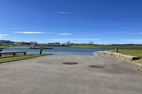 Photo of property in 8 Ronomor Place, Whitianga, 3510