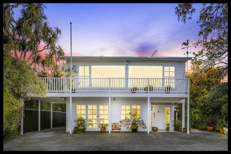 Photo of property in 11 Cockayne Road, Khandallah, Wellington, 6035