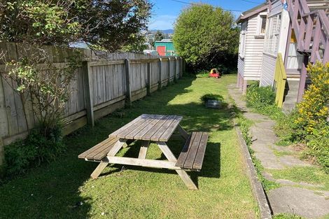 Photo of property in 87 Queens Drive, Lyall Bay, Wellington, 6022