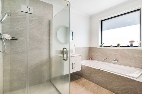 Photo of property in 1 Kaaka Street, Cambridge, 3434