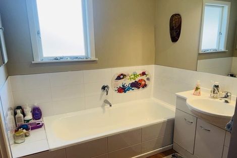 Photo of property in 87 Ennis Avenue, Pakuranga Heights, Auckland, 2010