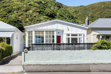 Photo of property in 69 Marine Parade, Eastbourne, Lower Hutt, 5013
