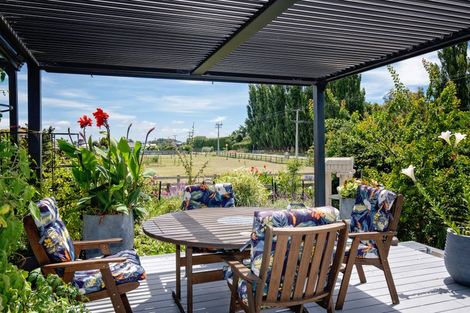 Photo of property in 104 Ferry Road, Clive, 4102