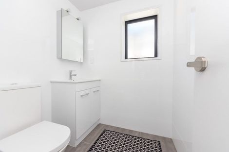 Photo of property in 2/10 Silver Moon Road, Albany Heights, Auckland, 0632