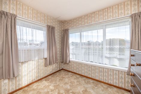 Photo of property in 406 Main North Road, Redwood, Christchurch, 8051