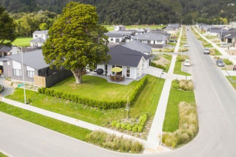 Photo of property in 36 Hopkirk Avenue, Wallaceville, Upper Hutt, 5018