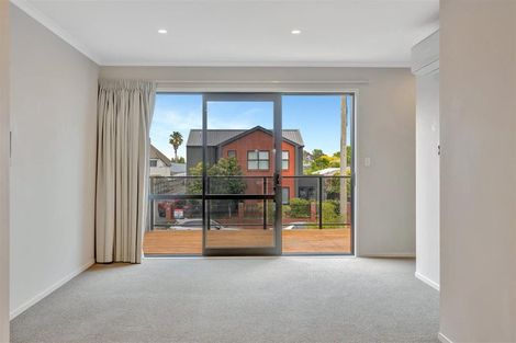 Photo of property in 2/10 Charlemont Street, Whitiora, Hamilton, 3200