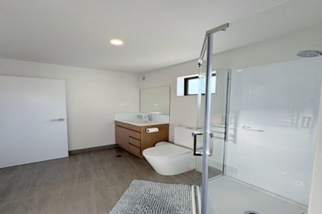 Photo of property in 27d Te Atatu Road, Te Atatu South, Auckland, 0610