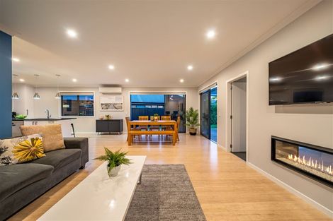 Photo of property in 7 Don Griffin Grove, Trentham, Upper Hutt, 5018