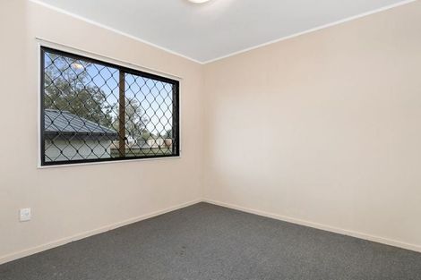 Photo of property in 2/9 Maplesden Drive, Clendon Park, Auckland, 2103