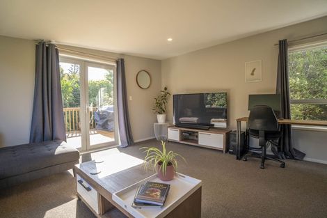 Photo of property in 45 Olivia Crescent, Tawa, Wellington, 5028