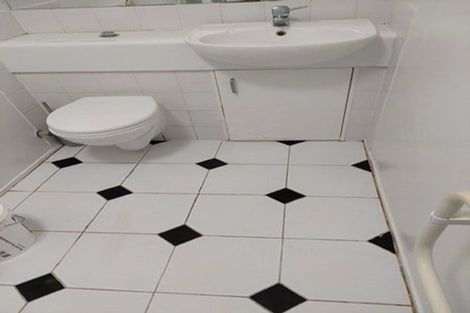 Photo of property in 17/67 Princes Street, Northcote Point, Auckland, 0627