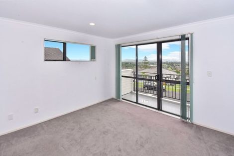 Photo of property in 55 Saralee Drive, Manurewa, Auckland, 2105