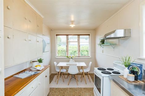 Photo of property in 6 Tilbury Avenue, Hokowhitu, Palmerston North, 4410