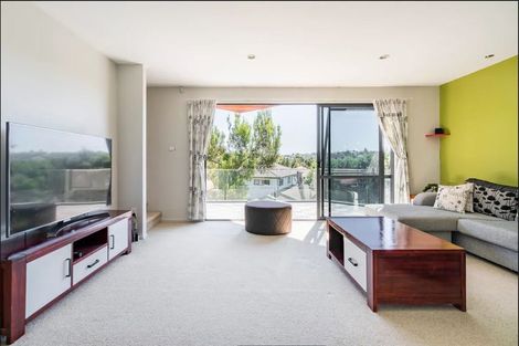 Photo of property in 118 Onetaunga Road, Chatswood, Auckland, 0626