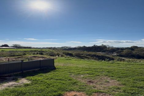 Photo of property in 33 Tabraham Crescent, Pyes Pa, 3112