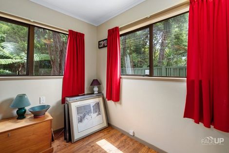Photo of property in 242 Forest Hill Road, Waiatarua, Auckland, 0612
