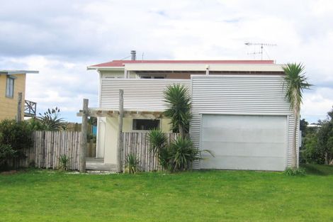 Photo of property in 106 Diana Avenue, Whangamata, 3620