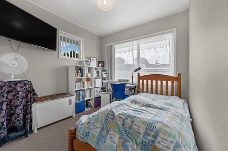 Photo of property in 12 Suwyn Place, Weymouth, Auckland, 2103