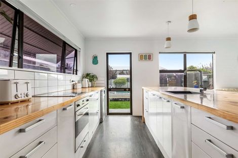 Photo of property in 11 Totara Street, Edgecumbe, 3120