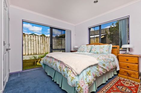 Photo of property in 5a Crompton Road, Massey, Auckland, 0614
