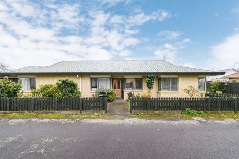 Photo of property in 9 Edgecombe Court, Roslyn, Palmerston North, 4414