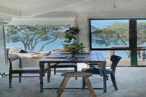 Photo of property in 18 Matakatia Parade, Matakatia, Whangaparaoa, 0930