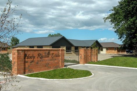 Photo of property in Henry Russell Estate, 22/36 Belgrove Drive, Waipukurau, 4200