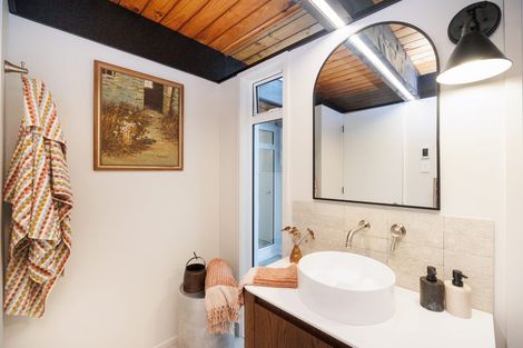 Photo of property in 11 Chilton Grove, Hokowhitu, Palmerston North, 4410