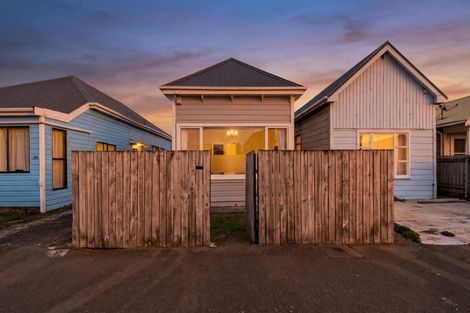 Photo of property in 138 Rongotai Road, Kilbirnie, Wellington, 6022