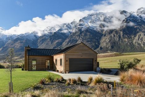 Photo of property in 60 Cunninghams Drive, Jacks Point, Queenstown, 9371
