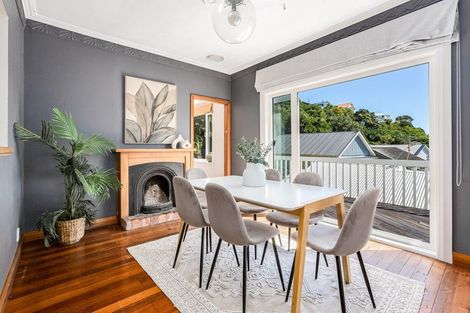 Photo of property in 112 Eden Street, Island Bay, Wellington, 6023