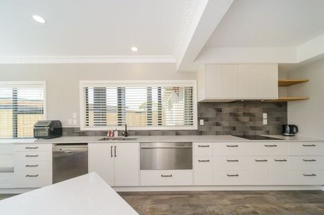 Photo of property in 12 Innes Place, Roslyn, Palmerston North, 4414