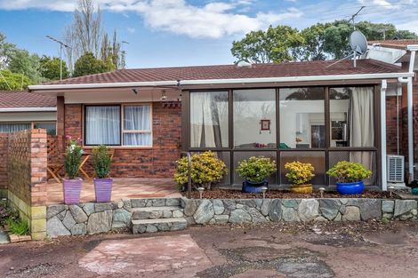 Photo of property in 2/83 Uxbridge Road, Cockle Bay, Auckland, 2014